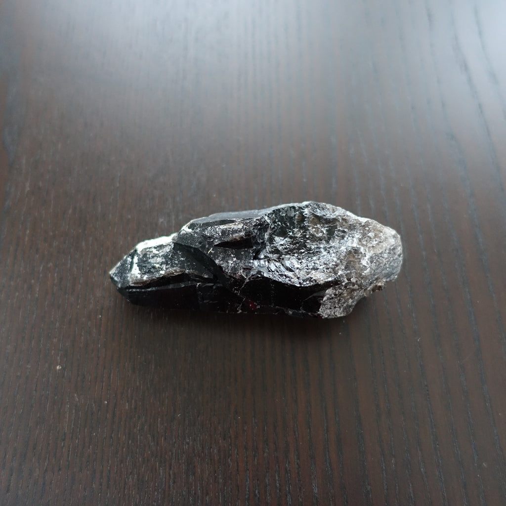 モリオン(黒水晶)原石ポイント207g/111mm《漆黒の美しさ》チベット産