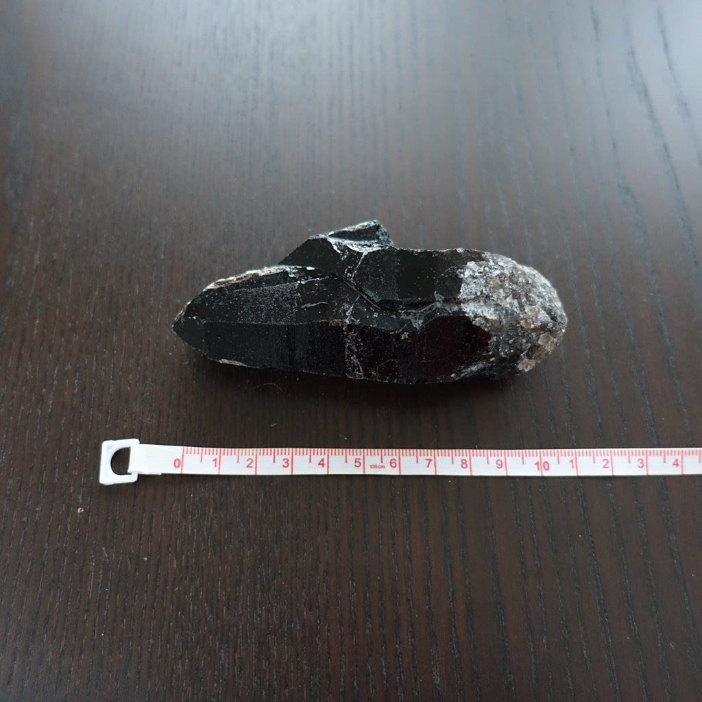 モリオン(黒水晶)原石ポイント207g/111mm《漆黒の美しさ》チベット産