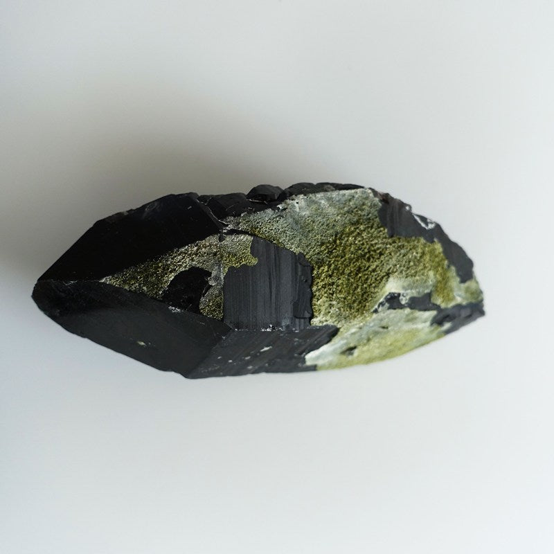 希少！天然モリオン（黒水晶）原石ポイント 382g/130.7mm《非加熱/エピドート共生》中国山東省産