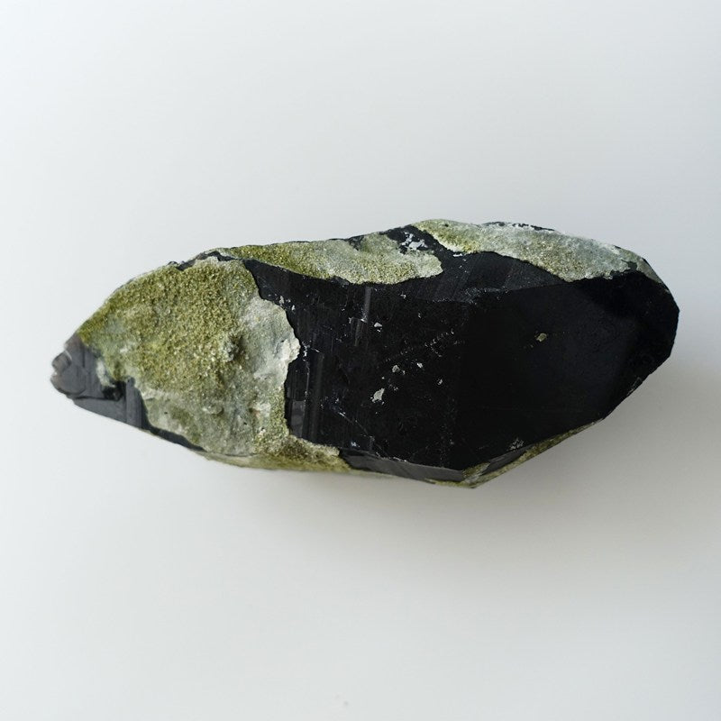 希少！天然モリオン（黒水晶）原石ポイント 382g/130.7mm《非加熱/エピドート共生》中国山東省産